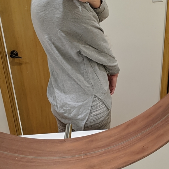 Zara grey sweatshirt with fuzzy pocket - Picture 6 of 6